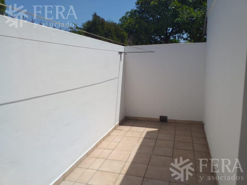 Imagen 10 de 11 de Venta De Departamento Tipo Casa 2 Ambientes En Bernal (11592)
