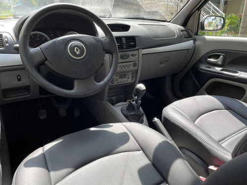 Imagem 9 de 15 de Renault Symbol Sedan Privilege 1.6 16v 4p 2010