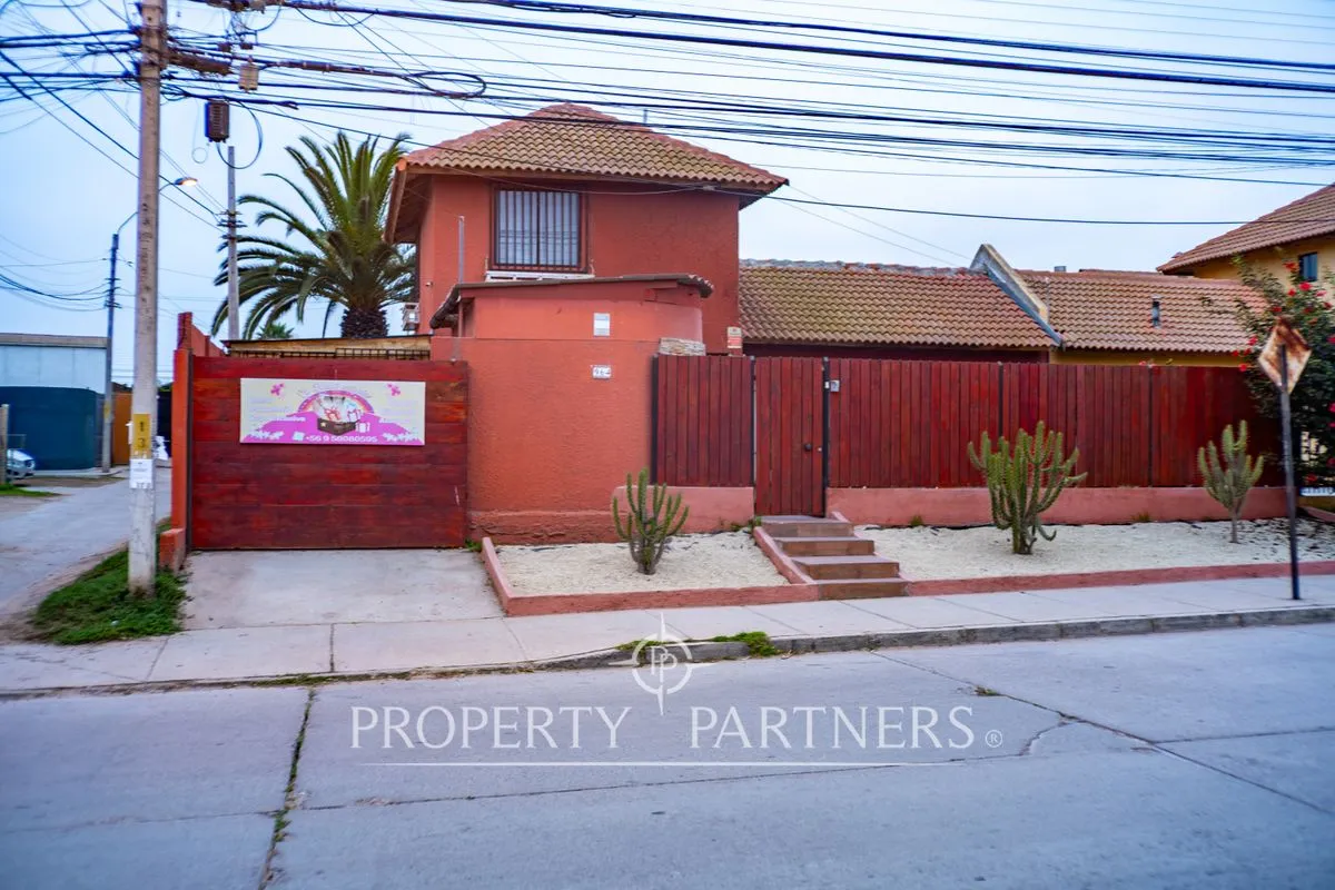 Imagen 2 de 17 de Casa Esquina Con Potencial Comercial En Calle Alta...