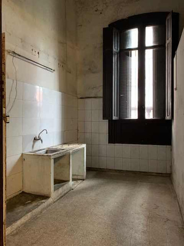 Casa De 3 Dormitiorios + Altillo.- Habitaciones Amplias En Av Uruguay