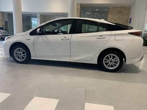 Imagen 10 de 15 de Toyota Prius 2016 1.8 Base Hibrido At