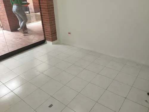 Local En Arriendo/venta En Parque Central Bavaria. Cod A1614513