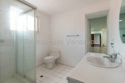 Ana Torres. Casa Comercial En Venta 25-20402 En Altamira