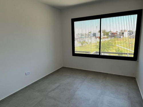 Imagen 14 de 15 de Alquiler En La Calandria - Av. Valparaíso 6590 -duplex 3 Dorm 3 Baños - Seguridad 24hsl