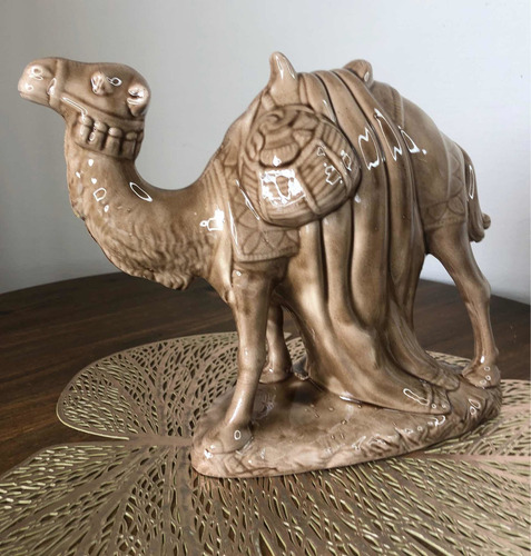 Camelo Em Cerâmica 21,5cm