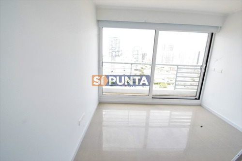Imagen 17 de 20 de Playa Mansa , Edificio De Categoria , Excelente Vista !