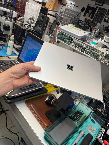 Computadora Portátil Microsoft Surface Laptop Go 1tb (Reacondicionado)