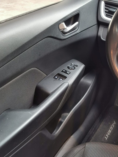 Imagen 10 de 14 de Hyundai Accent Automatico