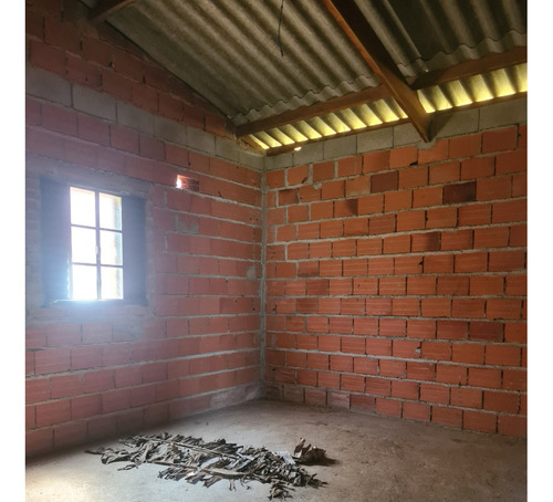 Mairinque Chácara Com 1.100m² Casa 02 Dormitórios