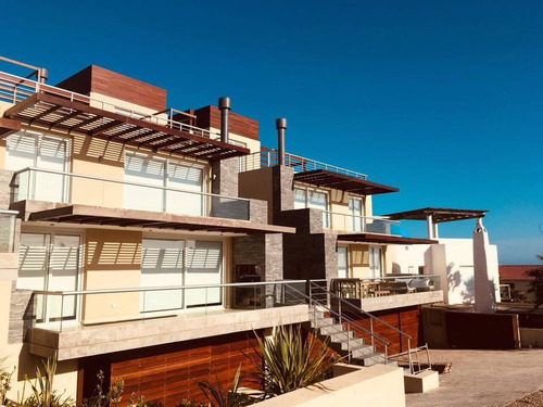 Apartamento En Alquiler Por Temporada De 4 Dormitorios En La Barra
