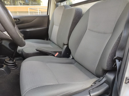 Nissan Np300 Estaquita Batea Mt 2018