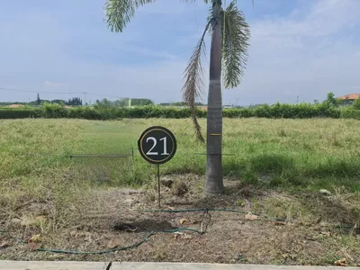 Lote y casalote en venta