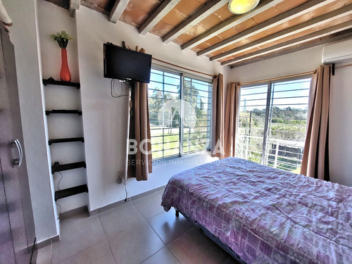 Casa En Punta Colorada - Piriápolis. 600 Metros De La Playa. 6 Personas, 3 Dormitorios, 2 Baños.