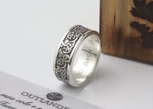 Claire's Ring - Diana Gabaldon Approved!