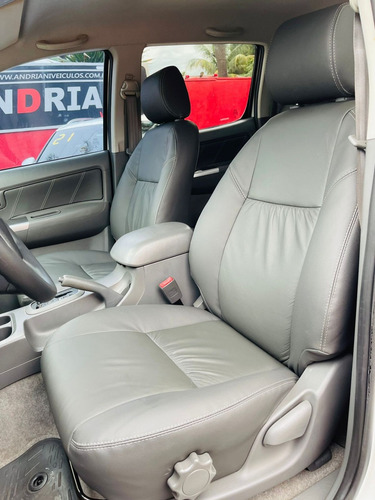Imagem 12 de 14 de Toyota Hilux Cd Sr 2.7 Branco 2014