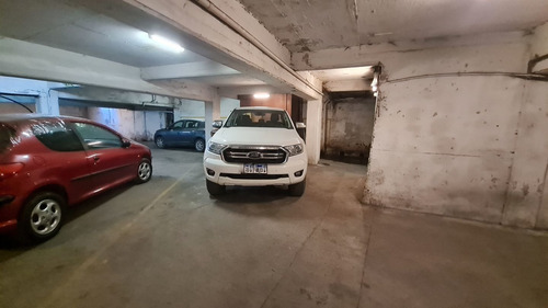 Imagen 2 de 10 de Cochera Cubierta En Venta Barrio Belgrano Bariloche