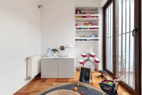 En Pasaje, Bellamente Remodelado, Dpto Tipo Casa