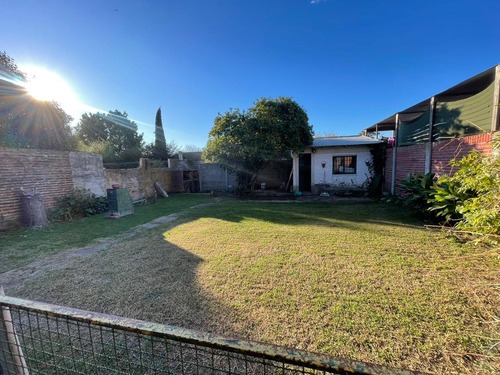 Castelar Norte Casa De 3 Ambientes Con Terreno Apta Crédito