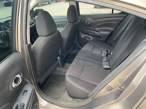Nissan Versa Full Automatico