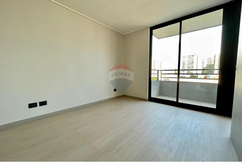 Departamento 1 D/ 1 B Con Amplio Balcón En Ñuñoa