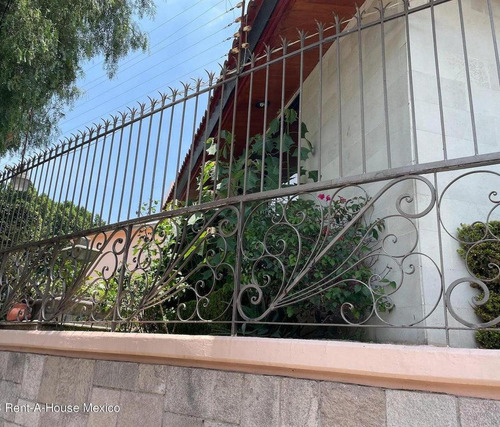 Casa En Venta En Ciudad Satelite Naucalpan De Juarez Gis 24-184
