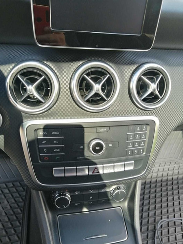 Imagen 10 de 13 de Mercedes-benz Clase A 2018 1.6 A 200 Urban