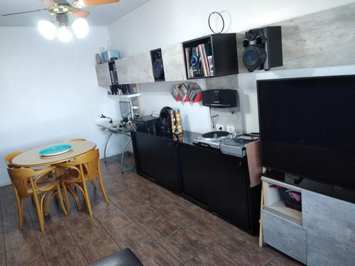 Imagen 2 de 27 de Departamento En Venta De 3 Ambientes De Excelente Ubicación En Lanús