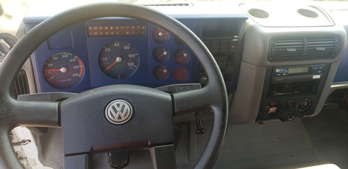Caminhão Vw 13180 4x2 Bau 7.60m - Modelo 2006