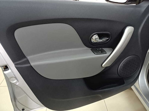 Imagem 14 de 15 de Renault Logan 1.0 Expression 16v Flex 4p Manual 2019