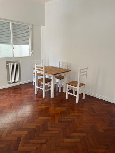 Reservado // Departamento Luminoso De 3 Ambientes Con Dependencia, Recoleta, Alquiler Temporal