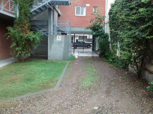 Imagen 3 de 5 de Cochera En Venta - Confluencia