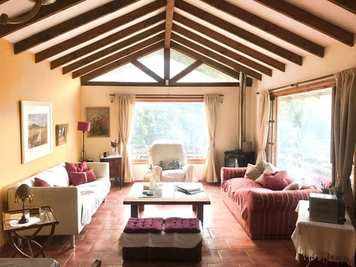 Casa En Venta De 3 Dorm. En Olmué