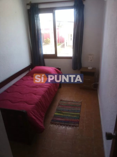 Venta De Edificio En La Paloma Frente Al Mar.