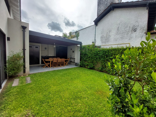 Casa Renovada En San Isidro