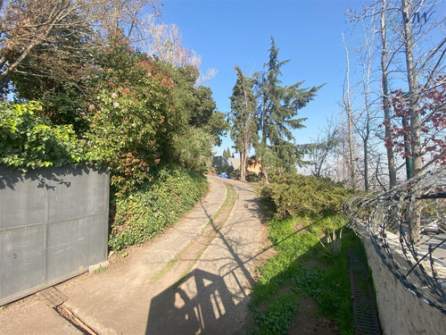 Sitio De 2800 Mt2 En Barnechea Con Casa Incluida 296 Mt2