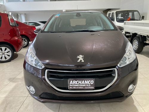 Imagen 2 de 12 de Peugeot 208 Feline 1.6