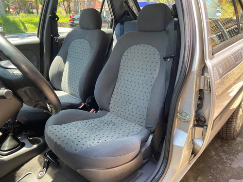 Ford Fiesta Street 1.0 2004 Prata 4 Portas Ar Condicionado