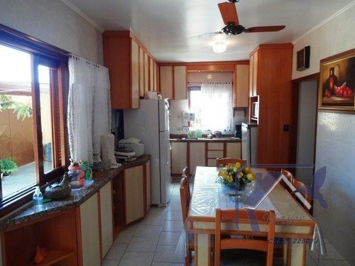 Casa Em Cavalhada Com 4 Dormitórios - Mt1465