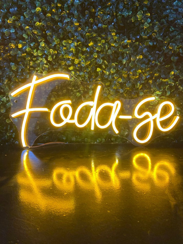 Placa Luminária/painel Neon Led - Fodase 40x15cm Cor Amarelo 110v/220v