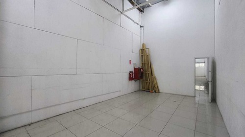 Amplio Y Centrico Local Comercial (77204)
