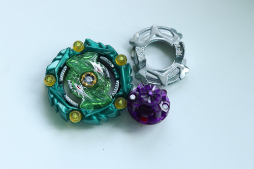 Beyblade Burts Sparking Curse Satán Takaratomy (Usado)