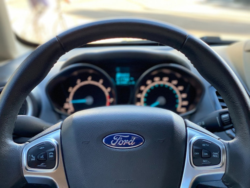 Ford Fiesta Titanium Automático 2017 Con 17.000 Km