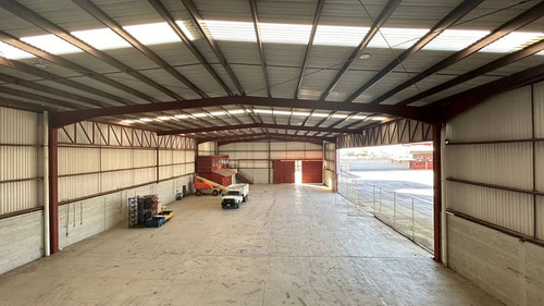 Nave Industrial O Bodega Venta O Renta En Ave Principal De Xonacatlan, Límite Con Lerma.