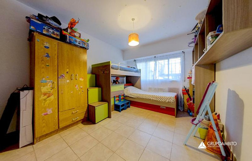 Venta Casa 3 Dormitorios Jardín Cochera. Calidad A Mts. De Centro Comercial San Martin 4300 Rosario