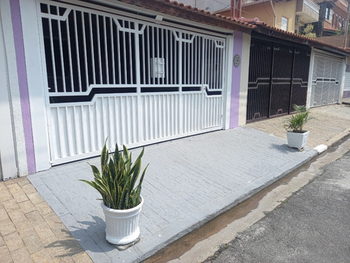Casa Térrea Espaçosa Com Lindo Sótão - Rua Tranquila E Localização Excelente