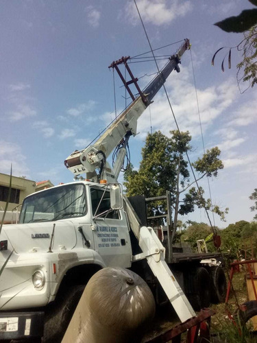 Imagen 8 de 8 de Camión Ford Y Grua