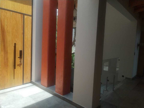 Casa De 2 Niveles En El Santuario , Valle De Bravo