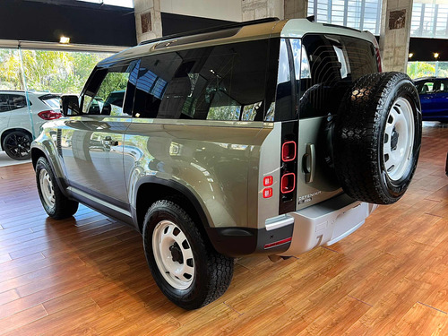 Land Rover Defender New Model 90 P300
