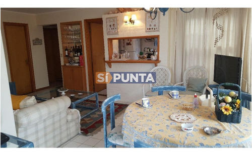 Imagen 6 de 27 de Apartamento De 2 Dormitorios Y 2 Baños A 1 Cuadra De Gorlero, Con Gran Terraza Y Parrillero Propio.