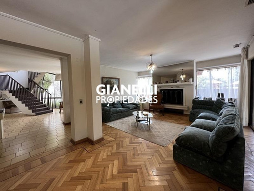 Gran Casa 4d/4b + Serv - Osman Pérez Freire - Miguel Ramírez